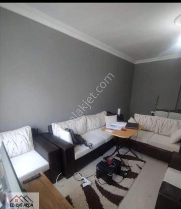 Arda Emlak Ofisisi’nde Ayşekadın Balta Otel Yakını Eşyalı Ters Dubleks Daire