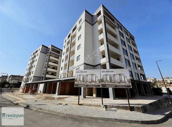 Grand Çelebi Sitesinde 3+1 Satılık Ara Kat Çift Balkonlu