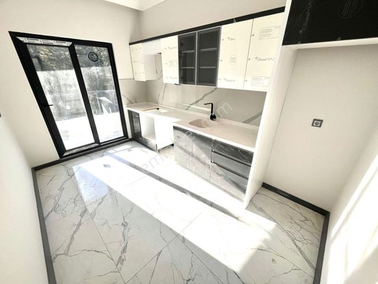 Yüksel'den Edremit'te Kapalı Otoparklı Doğalgazlı 3+1 Satılık Daire