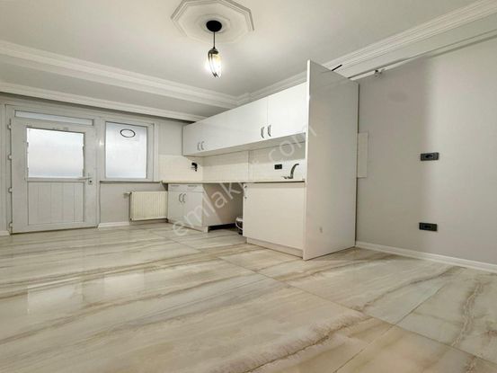 Esenyurt Merkezi Konumda Acil Satılık 2+1 120m2 Balkonlu Daire !