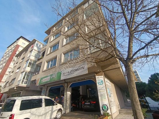 İçerenköy'de Bostancı Metroya Yakın Boyalı 3+1 95 M² Net