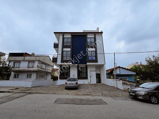 Zenith Real Estate Gaziosmanpaşa Mh.de Yüksek Giriş 1+1 Daire