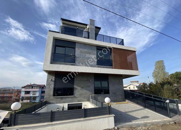 Tarcanlar'dan Kartepe Emekevler'de Lüks 1+1 Satılık Daire