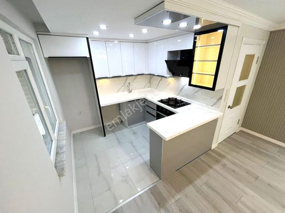 ✨aygül'den Merkezi Lokasyon Akçay'da Denize Yakın Doğalgazlı Geniş Bahçe Kullanımlı 2+1satılık Daire