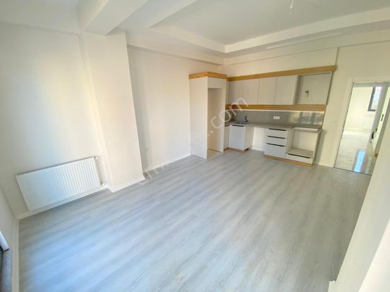 🟢🟣 Kadıköyde Arakat Ön Cephe Şık Tasarımlı Merkezi Konumda 2+1 Daire