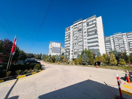 Eryaman Ata Mah.endora Plus Sitesin'de Tek Boş 4+1 Satılık Daire