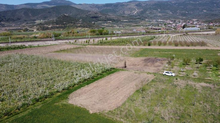 Sakarya Pamukova Satılık Emsalsiz Resmi Yolu Var Su Kanalı Var Süper Parsel