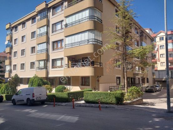 Emaks'tan/cevizlidere Cad./merkezi Konumda/kiralık 3+1 Daire