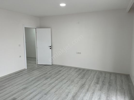 Cadde Üzeri 5+1 Çatı Dublexi