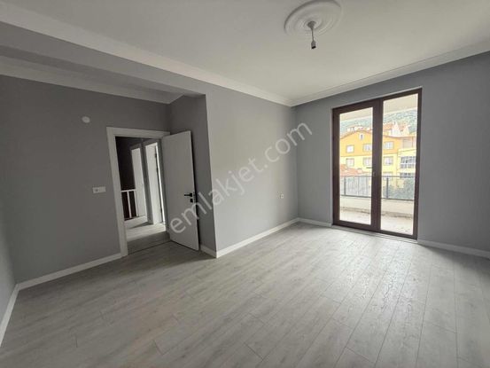 Hacıosman Mah Satılık Lüx Ç.dublex Asansör Ve Otoparklı Sıfır