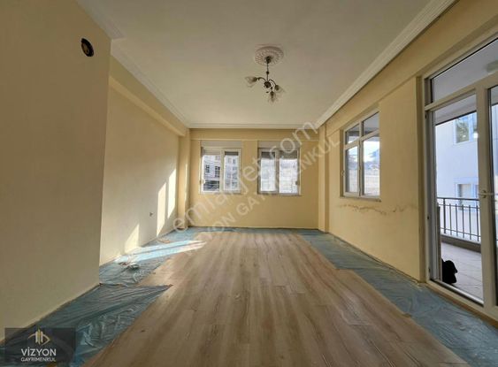 Sarılarda Merkeze Yakın Geniş Ve Ferah Kiralık 3+1