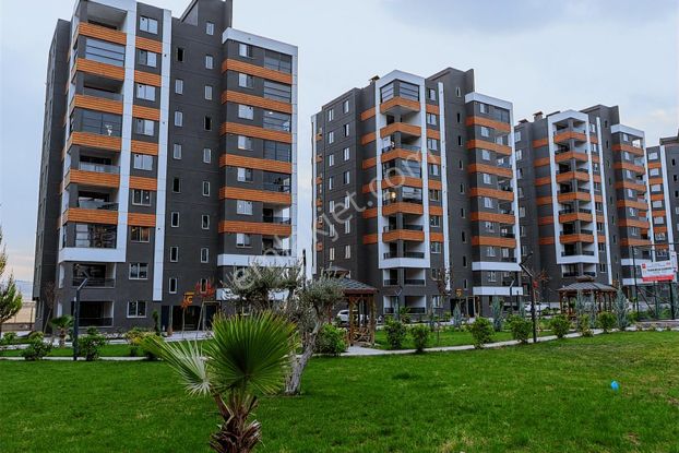Remax Advantage'den Dizilere Konu Olmuş Sitede Satılık 4+1 Daire