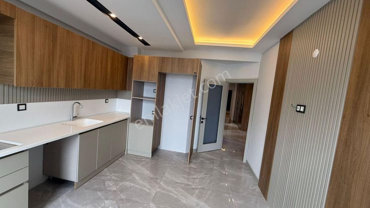 V.demirelde Tramvay Cadde Yakını Havuzlu Ebv Banyolu 3+1 Ultra Lüx