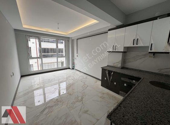 Sümbüller'den Anadolu Üni. Yakını Arakat Balkonlu 1+1 Daire