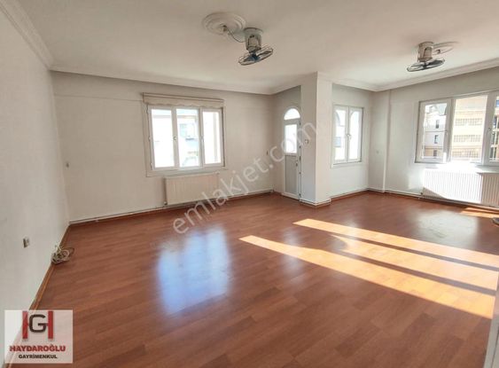 Değirmiçem Ana Cadde Üzeri Satılık Ara Kat 3+1 Daire