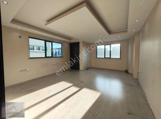 Sulyapıdan Güneşli Meydanda Tabela Değeri Yüksek Kiralık Ofis