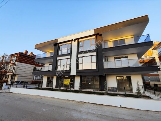 Oturuma Hazır,3+1,yerden Isıtma,asansör,sıfır Bina,arasta Avm