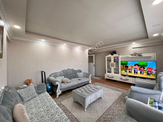 Bi Dünya Emlak Tan Fırsat 3+1 Arakatta Ön Cephe Asansörlü