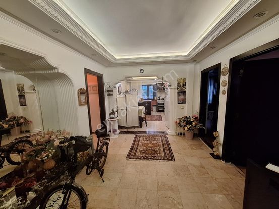 Uğur Mumcu Caddesinde Masrafsız Net 120 M² Satılık Daire