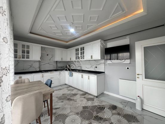 Fabrika Mahallesi'nde Satılık 4+1 Daire