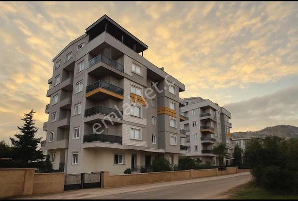 Lüks Şık Geniş Kapalı Mutfaklı 2+1