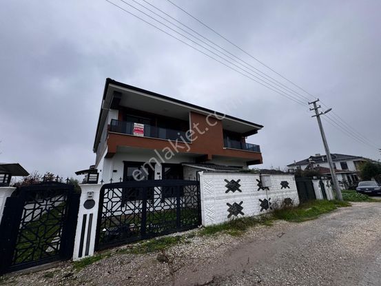 Medarda Lüks Konumlu 4+1 Muhteşem Villa