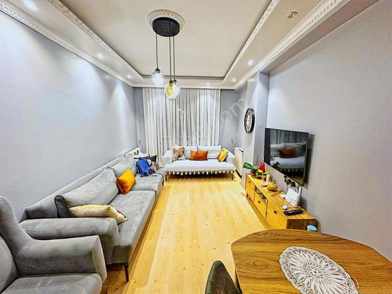 Metrobüse Yürüme Mesafesi Adliye Arkası Geniş 1+1 Kapalı Mutfak