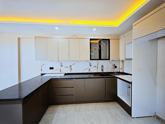 Evbul'dan Araç Muayene Arkasında Satılık 3.5+1 Lüks Daire