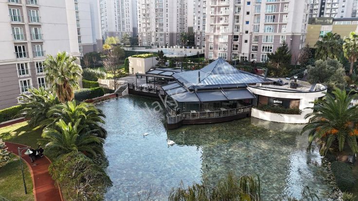 Avrupa Konutları Tem Gölet Önü 297 M² Cafe ( Remax Astyle )