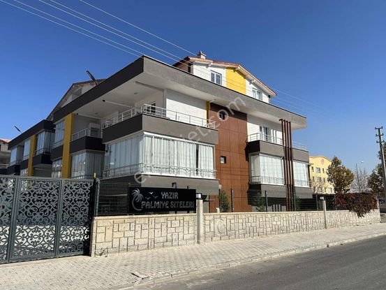 Yazır Mah Şafak Cad Yakını Geniş 2+1 Kaliteli Malzeme Ve İşçilik