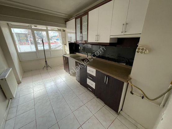 Sincan Andiçen Mah.'de Satılık 3+1 Yüksek Giriş (altında Daire Vardır)