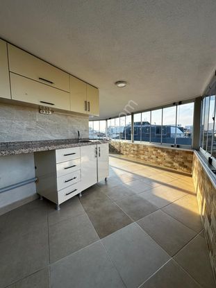 Satılık 4+1 Sancaktepe Metronun Yanıbaşında 140m2 Çatı Dubleks Daire