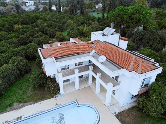 Bahtılıda Ana Cadde Üzerinde 5877 M2 Arsa İçinde Müstakil Ev