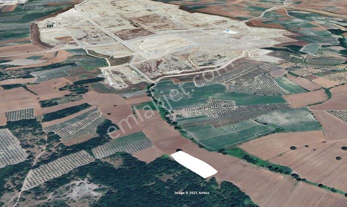 Teknosab Yanında Değerli Konumda 4800m2 Tarla