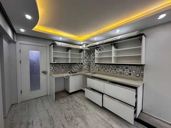 🏡teyfikiye Mahallesi🏡 ✅3+1 120m2 6 Katlının 5 Katı ❇️ Full Tadilatlı Petek Kombi