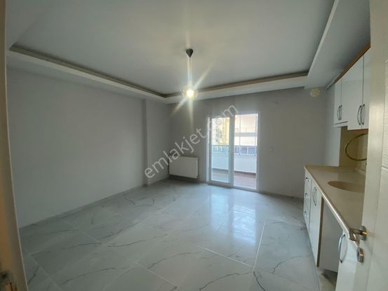 Truva'dan Körfez'de Tramvaya Yakın 1+1 Eşyasız Kiralık Daire