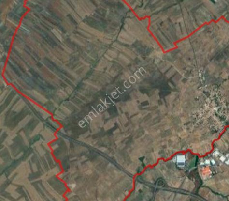 Saray Beyazköy'de Satılık Tek Tapu 102 Dekar Tarla