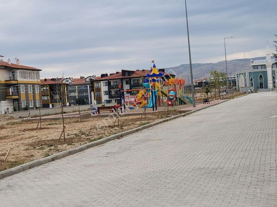 Askeri Üs Üniversite Sanayiler Servis Yolunda 2+1 Daire