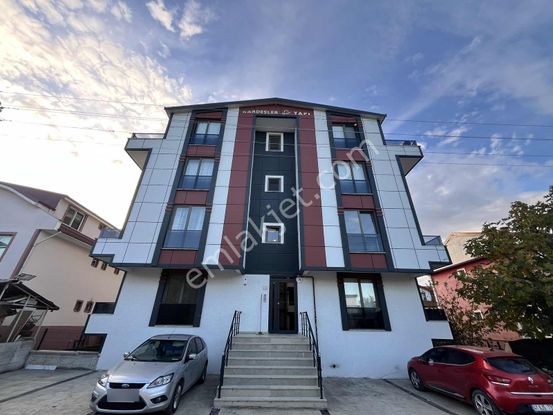 Tarcanlar'dan Başiskele'de Sıfır Ara Kat 2+1 Satılık Boş Daire