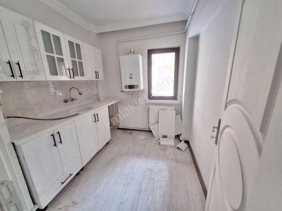 Refik Saydam Caddesi Paraleli 3+1 Yüksek Giriş Ön Cephe Yapılı