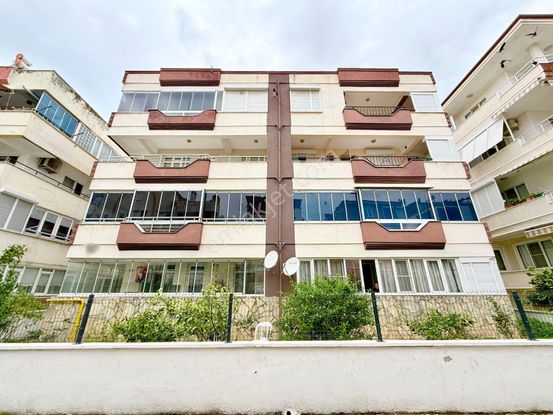 ▶ ▶akçay Körfez'den Merkezi Konumda Ayrı Mutfaklı 2+1 Satılık Daire