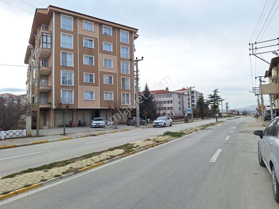 Yaman'dan Bolvadin Yenice Mah. Satılık Dükkan İş Yeri (420 M²)