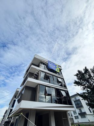 Yalova Çiftlikköy Atatürk Caddesinde Kiralık Dubleks Ofisler