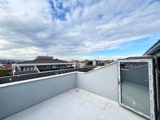 Yalova Çiftlikköy Atatürk Caddesinde Satılık Dubleks Ofisler