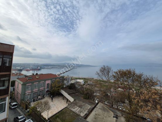 Bandırma Hacıyusuf Mahallesi, Deniz Manzaralı 2+1 Satılık Daire