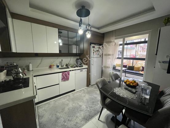 Malazgirt Mh 3+1 2 Yıllık Kat Konumunda E. Banyolu G. Odalı Ve Asansörlü Lux Daire