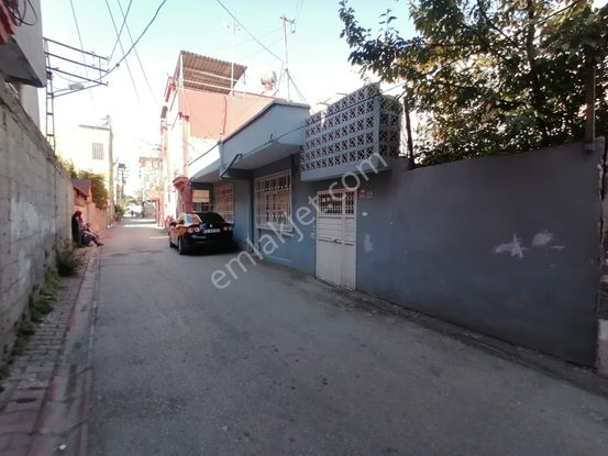 Kozan Yoluna Yakın Sarıçam İlkokulu Yanında Tek Katlı Müstakil