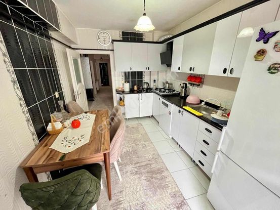 Şentürk Gayrimenkul'de* Başak Ara Kat Asansörlü Full Yapı Daire*