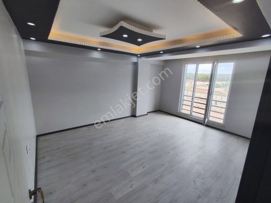 Vatan Mahallesi Yeni Devlet Hastanesi Mevkinde Kiralık Ara Kat 2+1 Daire