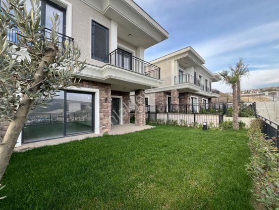 Bahçeşehir Alyabahçe Site İçerisinde 5+1 Satılık Sıfır Villa